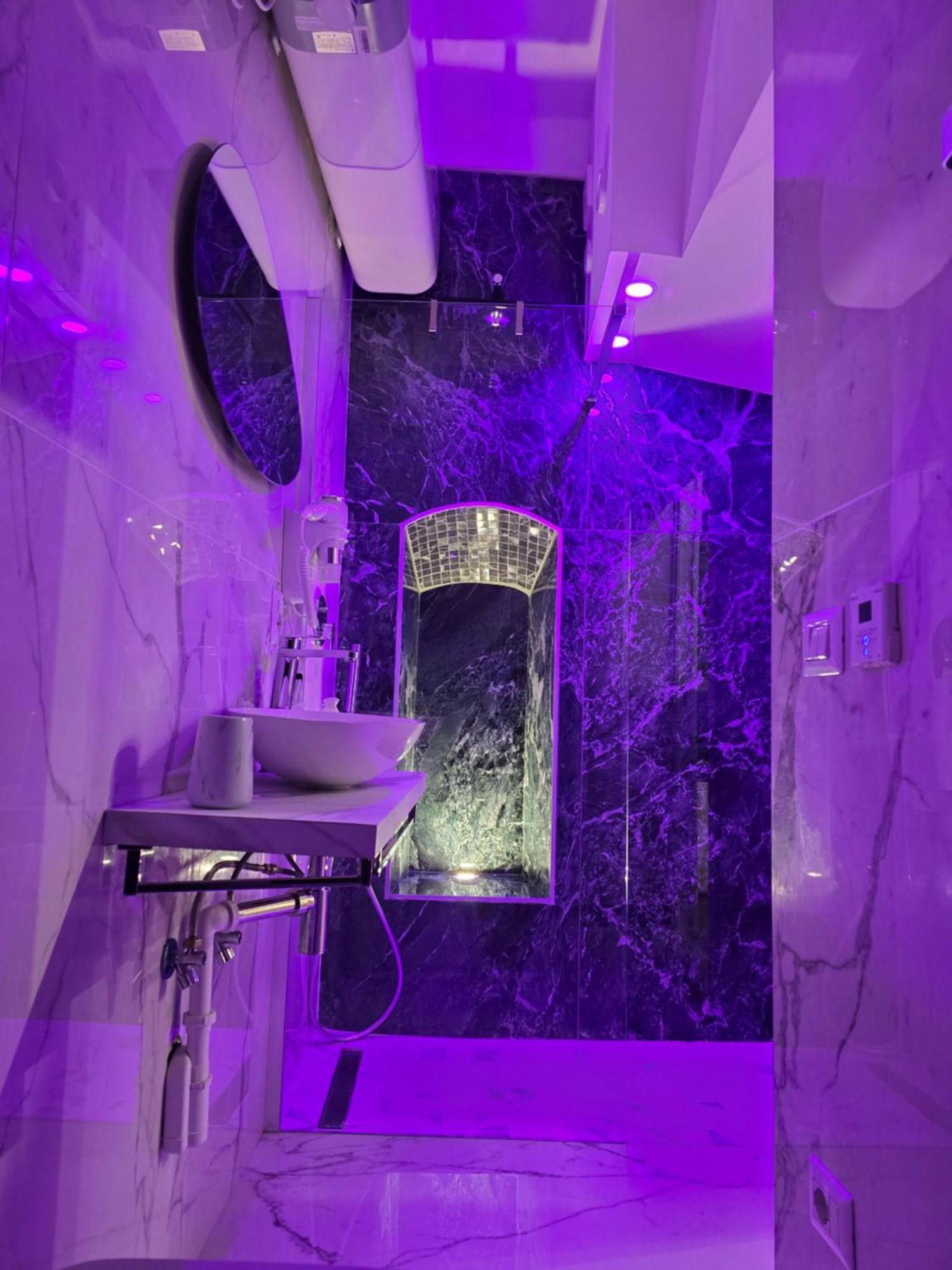 Mirror Suite Roma Jacuzzi Colosseo Monti Esterno foto