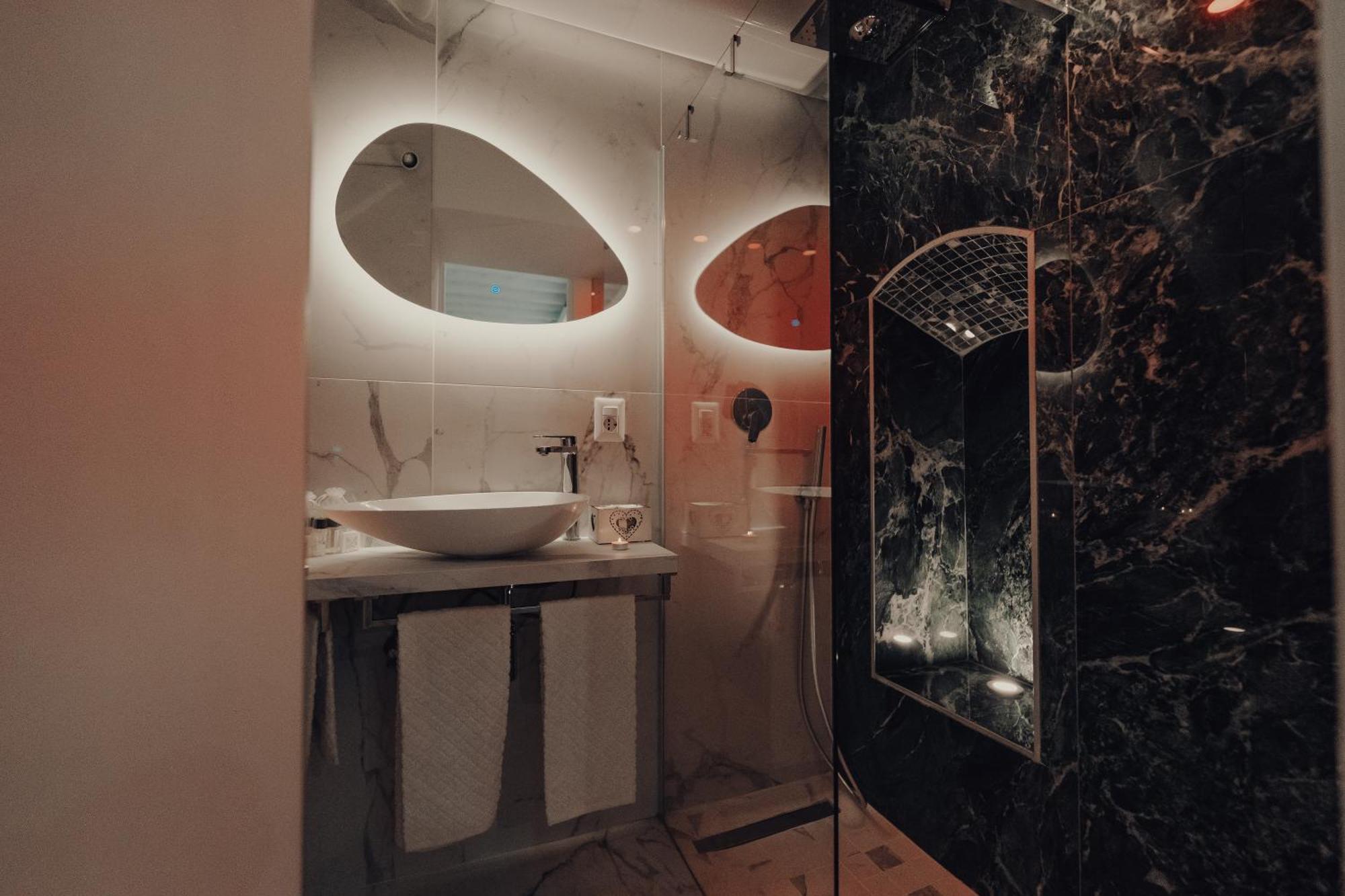 Mirror Suite Roma Jacuzzi Colosseo Monti Esterno foto